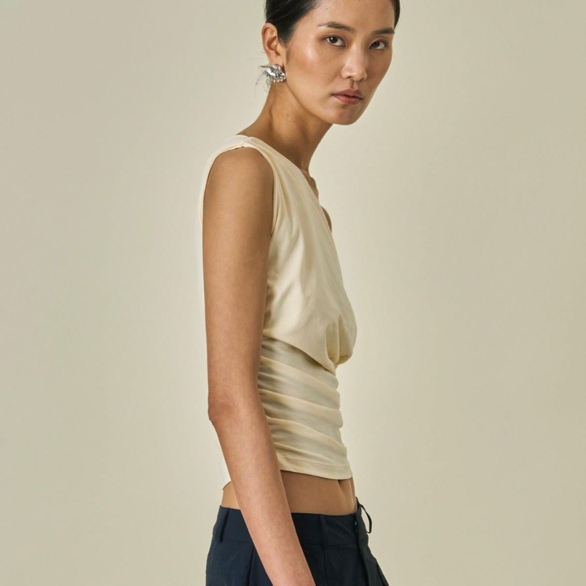 OMUT One Shoulder Top - SUENE