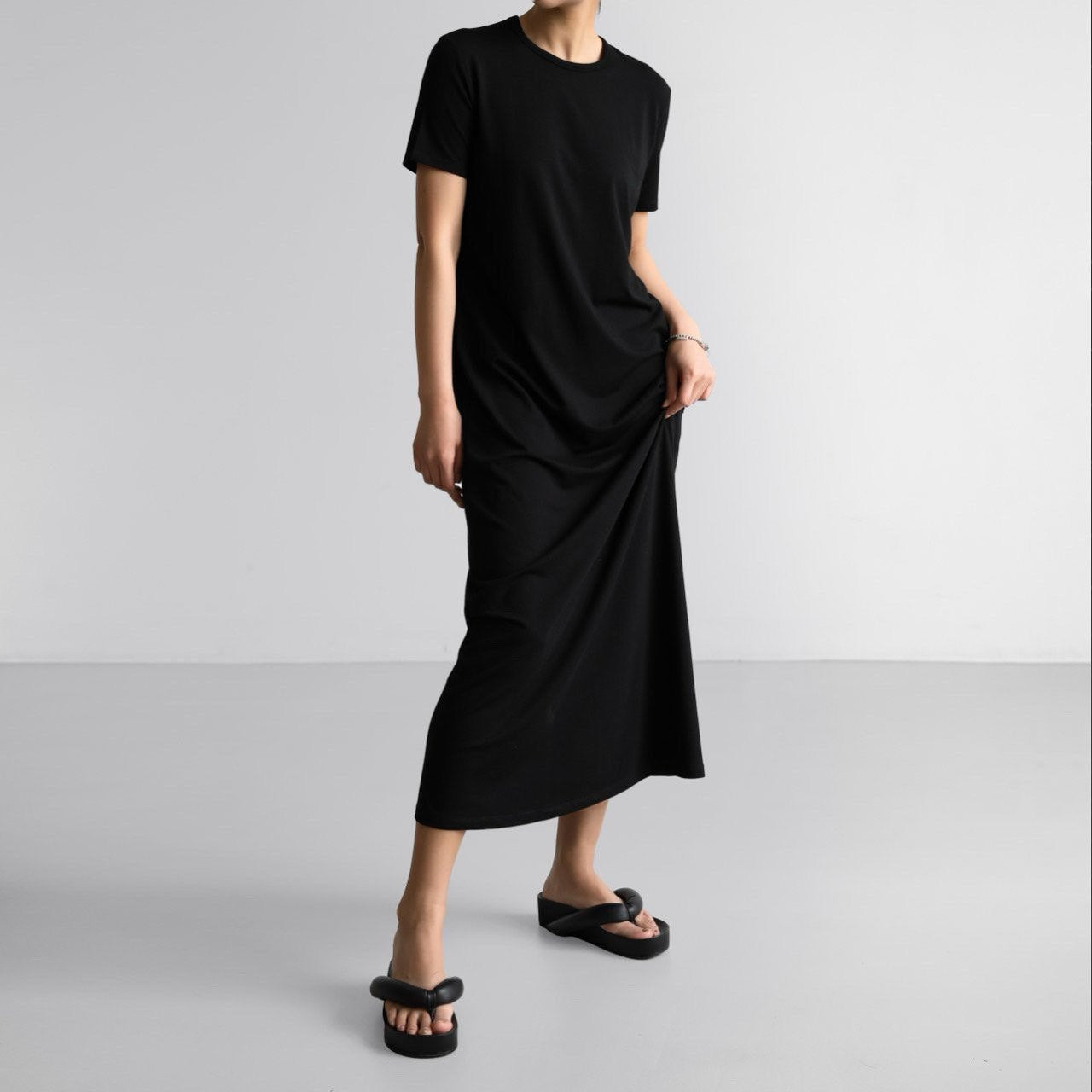 SARA Classic Black Maxi Dress - SUENE